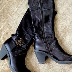Women's Chunky Heel Knee High and Up Boots
